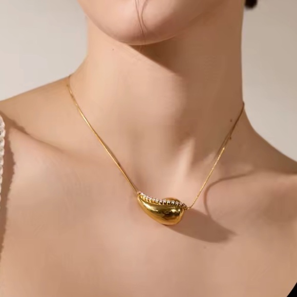 LGold Teardrop Pendant Necklace – PVD Real Gold Plated, Stainless Steel - Picture 5 of 14